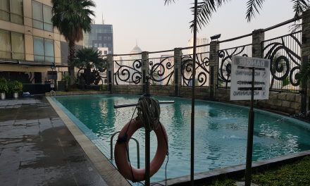 Hotel Wyndham Surabaya – kolam renang