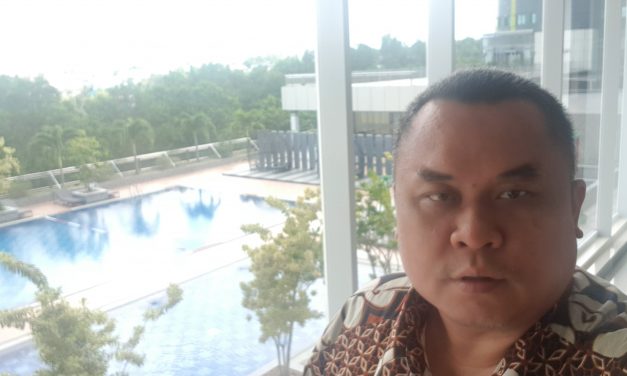 Kolam renang Hotel Radison Batam